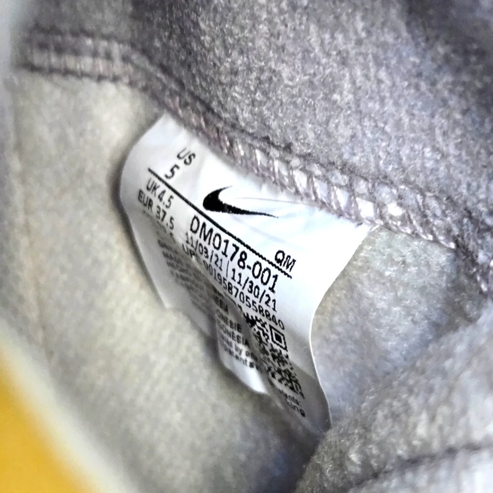 Nike Blazer Mid 77 Sneakers size 5